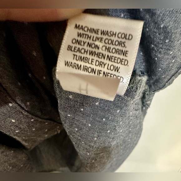 Croft And Barrow Women’s Gray Polka Dot Button Up Roll Tab Top Leisure Casual S - Picture 7 of 8